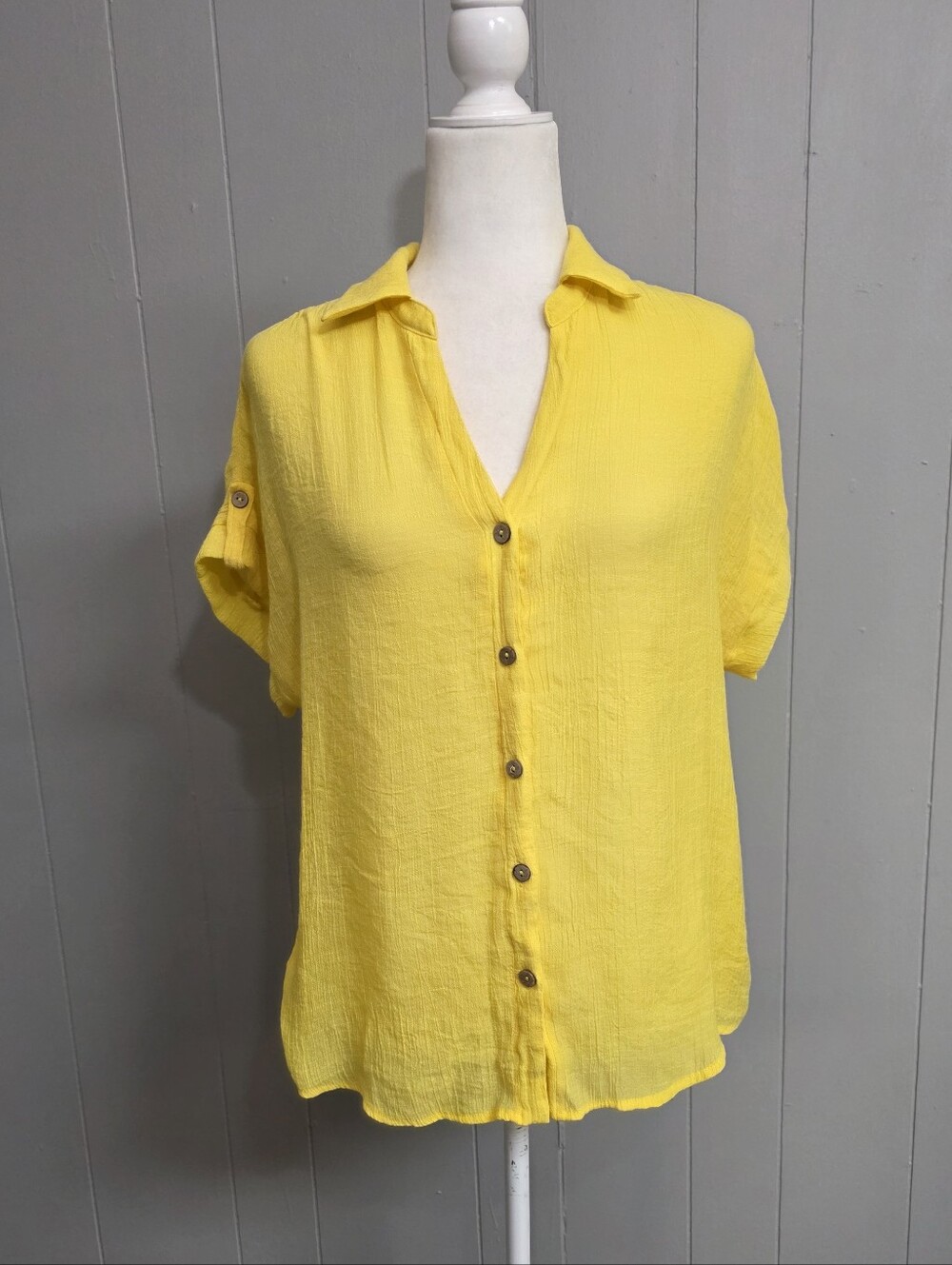 Parallel Skies Yellow Button Front Top Size L